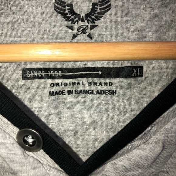 V-neck short sleeve t-shirt - Picture 4 of 5